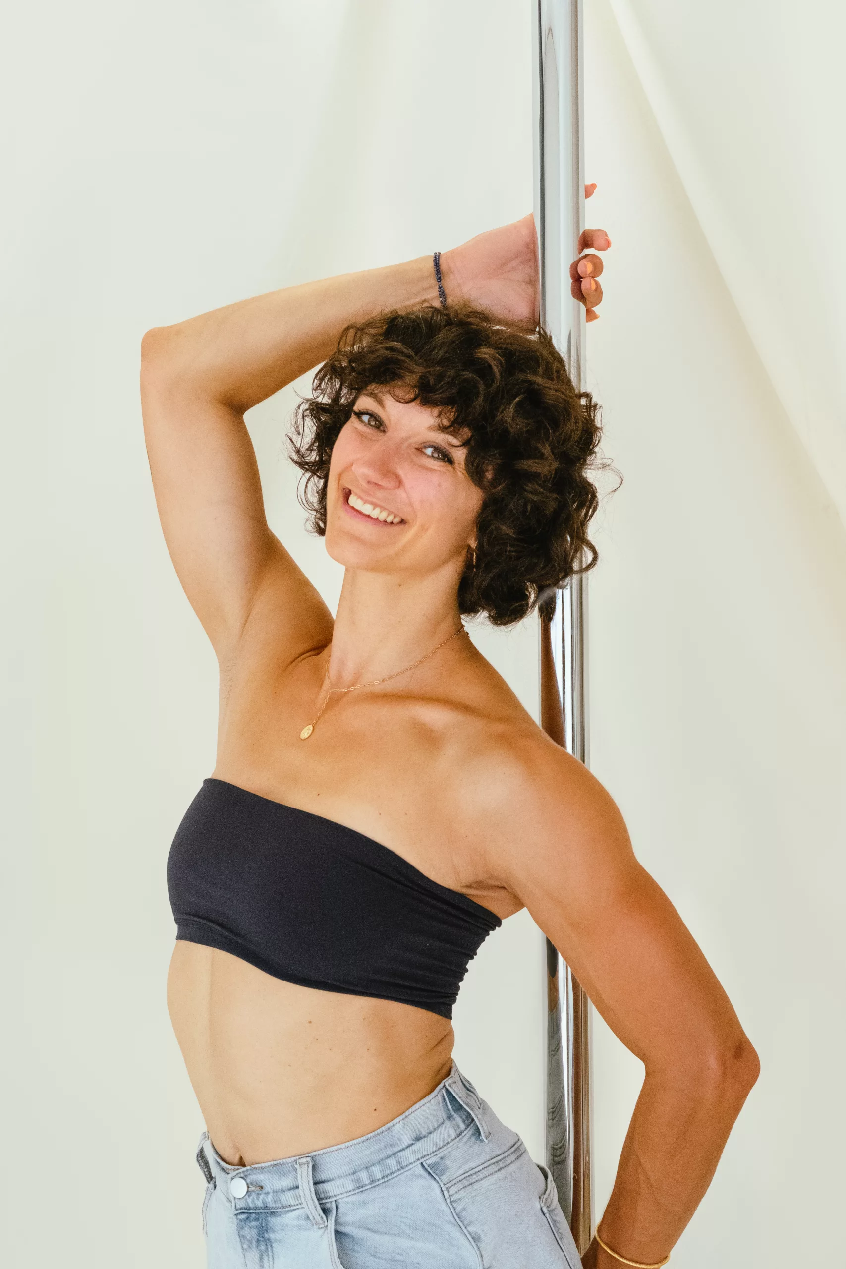 Julia, prof de pole dance et cerceau aérien